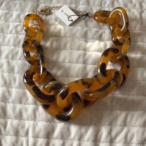 Elegant Tortoiseshell Chain Necklace